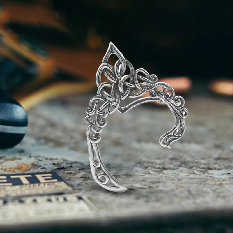 10634-vintage-knot-stainless-steel-elf-ear-cuff-4.webp Vintage Knot Stainless Steel Elf Ear Cuff
