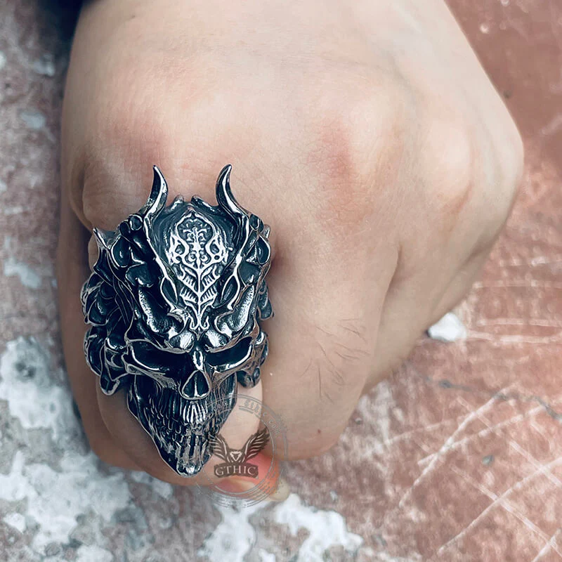 11941-dragon-horned-samurai-stainless-steel-skull-ring-2.webp Dragon Horned Samurai Stainless Steel Skull Ring