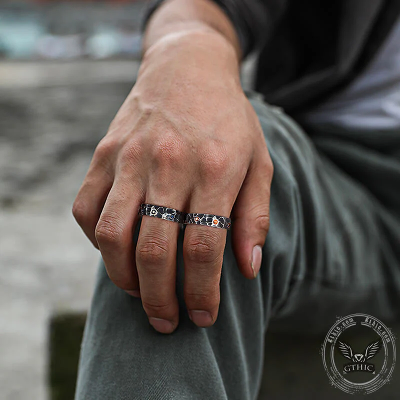 Vintage Hammer Pattern Zircon Inlaid Stainless Steel Ring