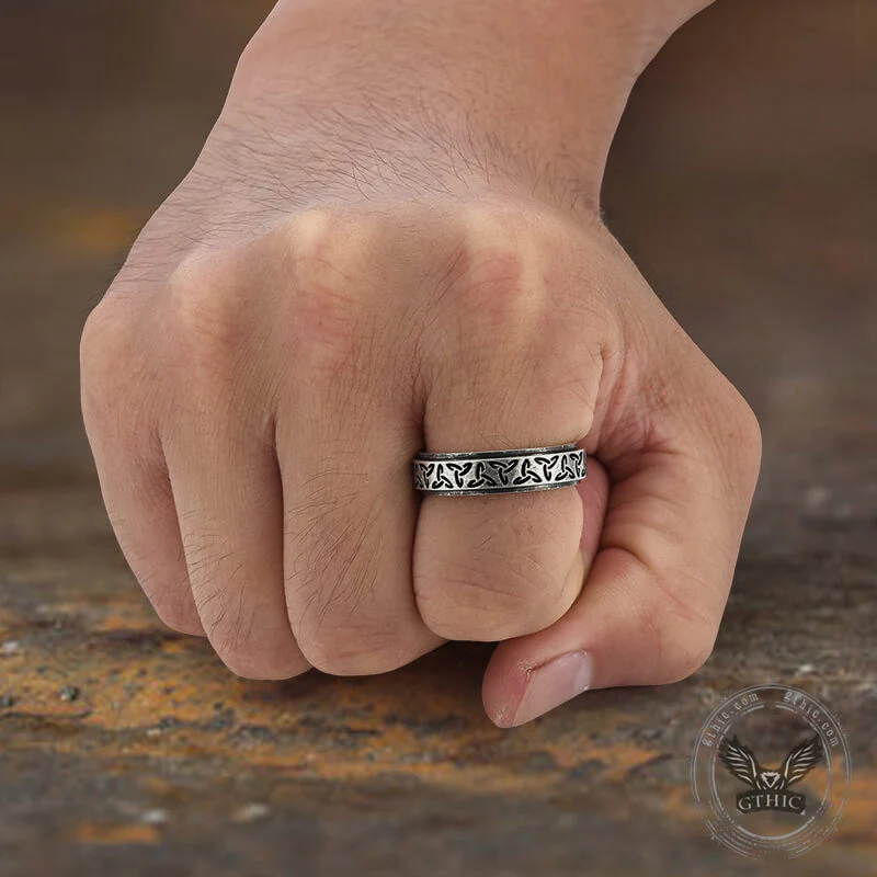 12357-celtic-knot-stainless-steel-spinner-ring-3.webp Celtic Knot Stainless Steel Spinner Ring