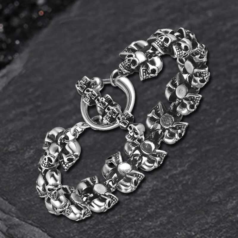 15852-gothic-skull-domineering-stainless-steel-bracelet-3.webp Gothic Skull Domineering Stainless Steel Bracelet