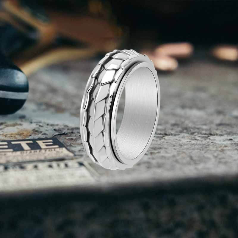 Creative Dragon Scale Stainless Steel Spinner Ring