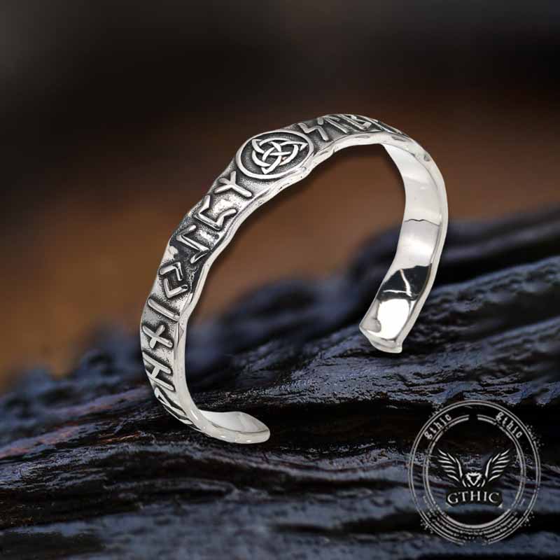 17165-viking-rune-triangle-knot-stainless-steel-bracelet-4.jpg Viking Rune Triangle Knot Stainless Steel Bracelet