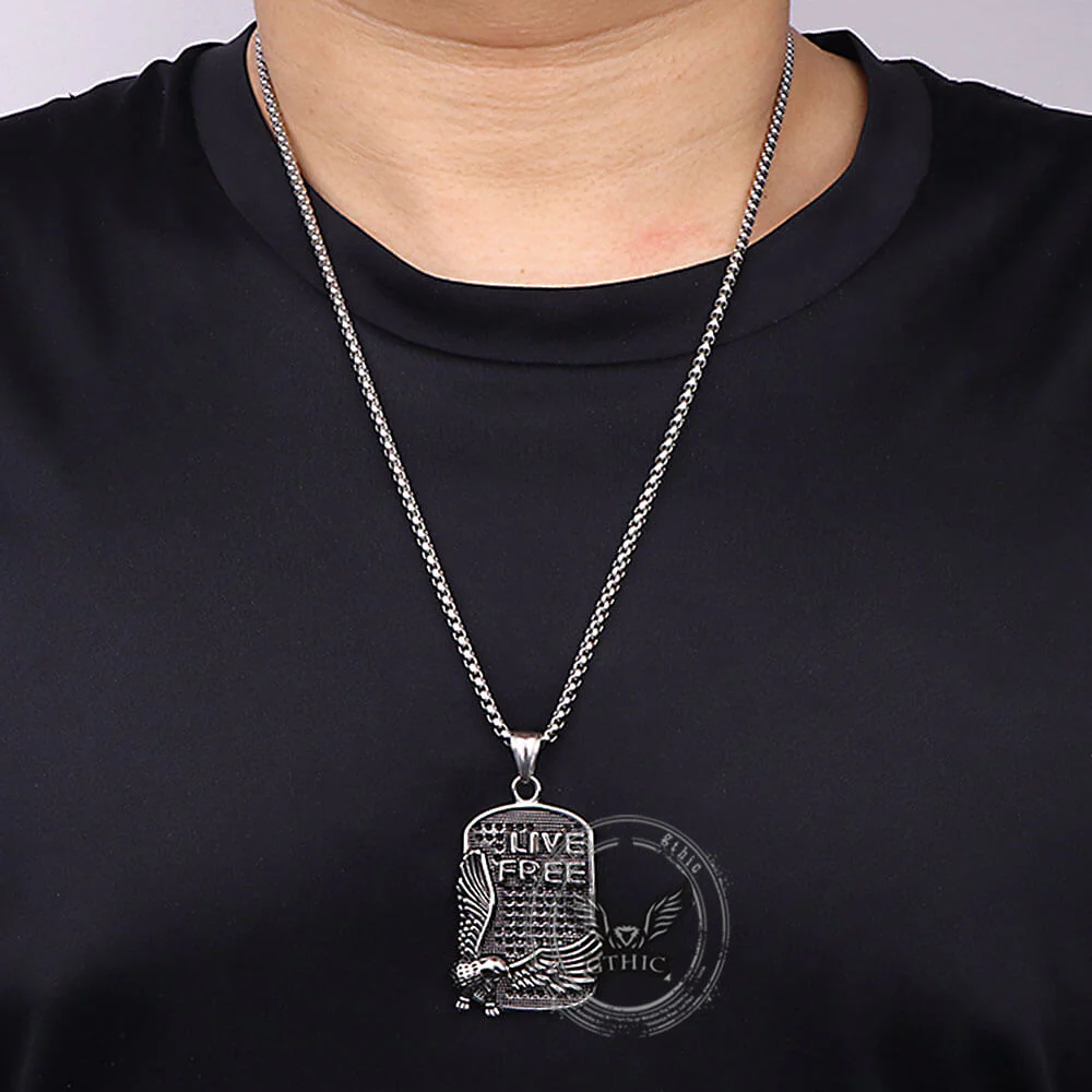 17298-punk-eagle-live-free-square-stainless-steel-pendant-2.webp Punk Eagle Live Free Square Stainless Steel Pendant