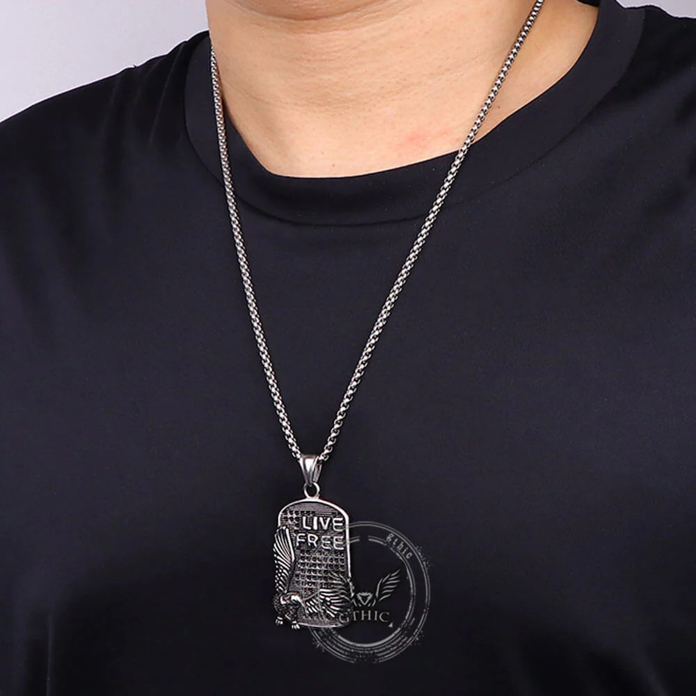 17298-punk-eagle-live-free-square-stainless-steel-pendant-3.webp Punk Eagle Live Free Square Stainless Steel Pendant