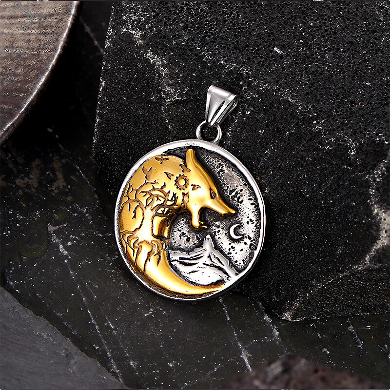 Vintage Viking Roaring Wolf Head Stainless Steel Pendant