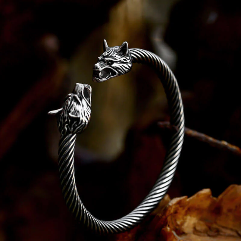 18025-viking-dominating-double-wolf-head-stainless-steel-open-bracelet-5.webp Viking Dominating Double Wolf Head Stainless Steel Open Bracelet