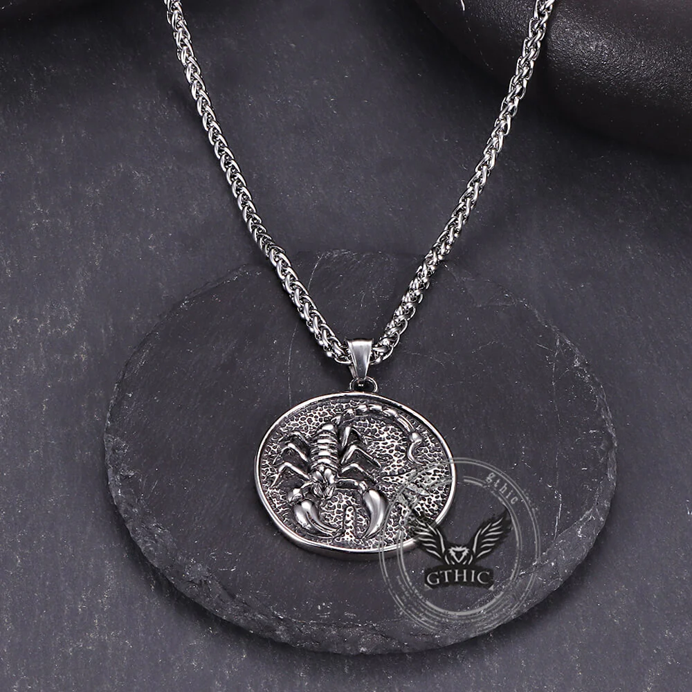 Retro Scorpion Stainless Steel Animal Round Pendant