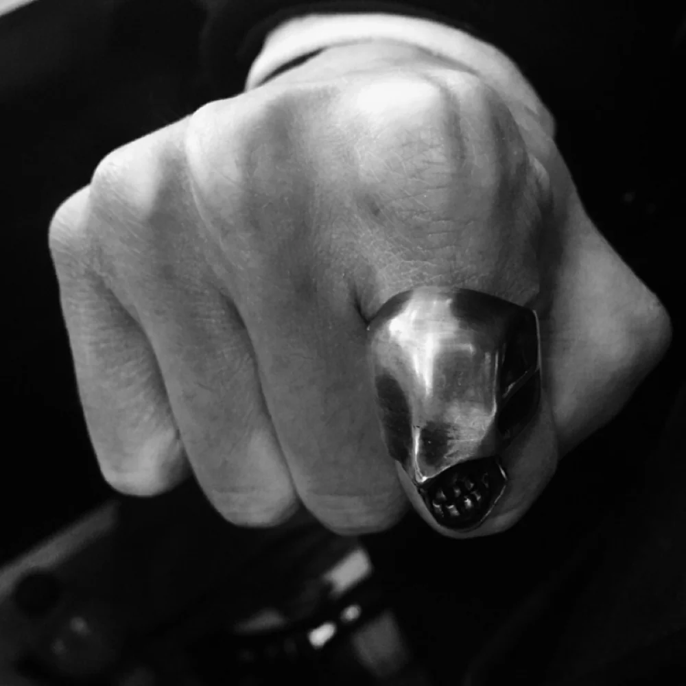 3193-faceless-man-stainless-steel-skull-ring-3.webp Faceless Man Stainless Steel Skull Ring