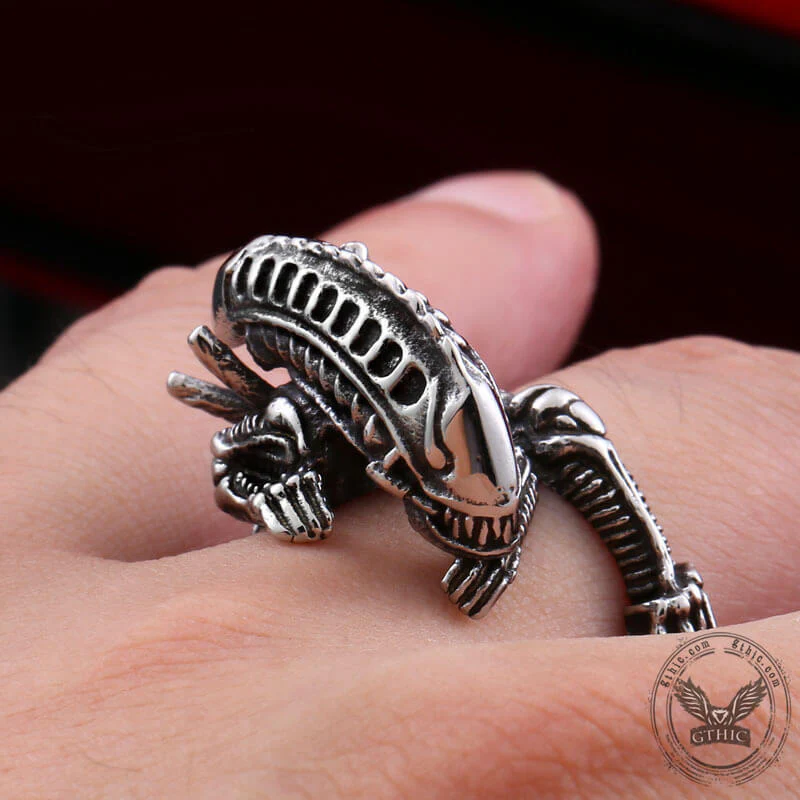 7693-punk-alien-stainless-steel-predator-ring-2.webp Punk Alien Stainless Steel Predator Ring