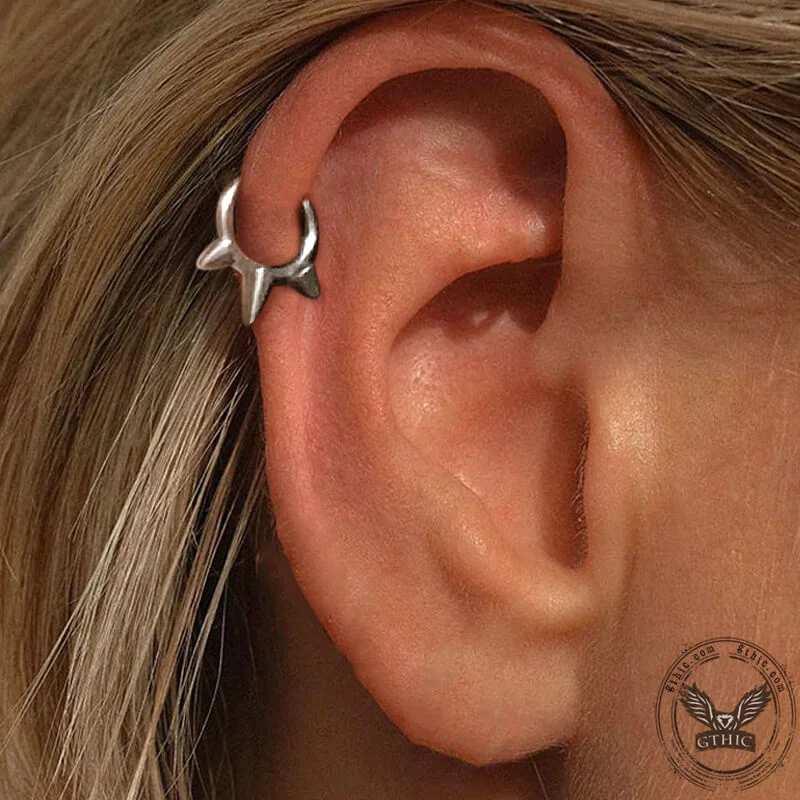 9008-punk-rivet-stainless-steel-hinged-segment-lip-ring-3.webp Punk Rivet Stainless Steel Hinged Segment Lip Ring
