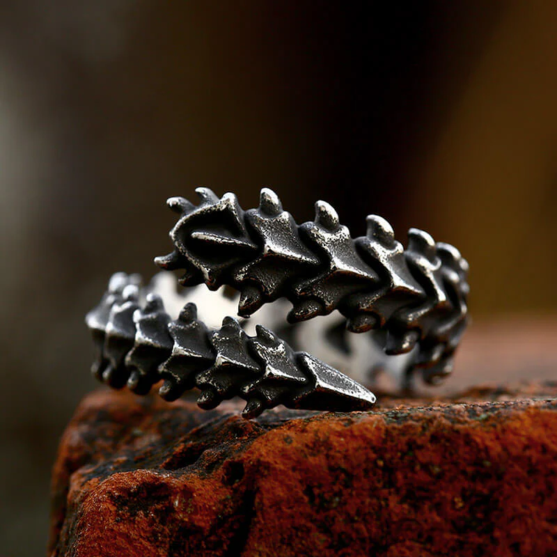 9262-centipede-stainless-steel-gothic-vertebrae-ring-1.webp Centipede Stainless Steel Gothic Vertebrae Ring